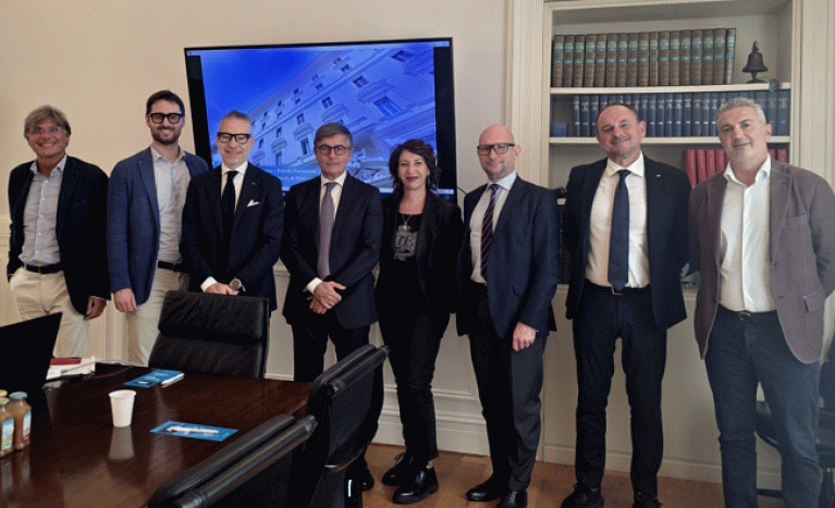 La sezione Provinciale Sna di Milano in visita al Fondo pensione agenti. Tutti a 